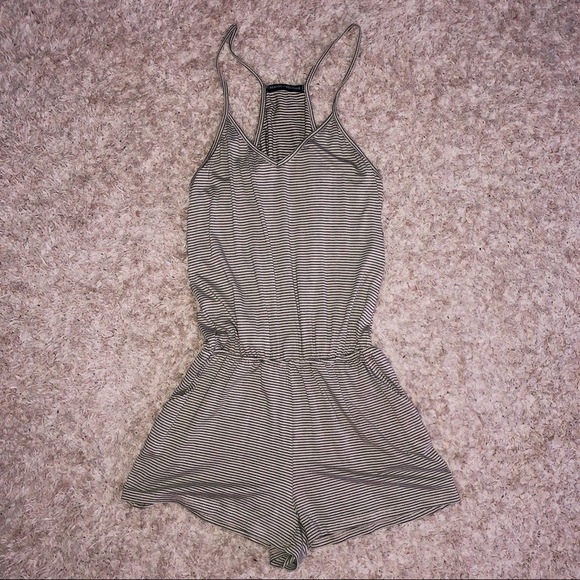 brandy melville romper - Picture 2 of 3